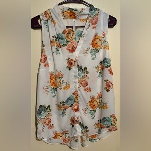 D.n.a Couture Sleeveless Blouse White Floral Size: L
